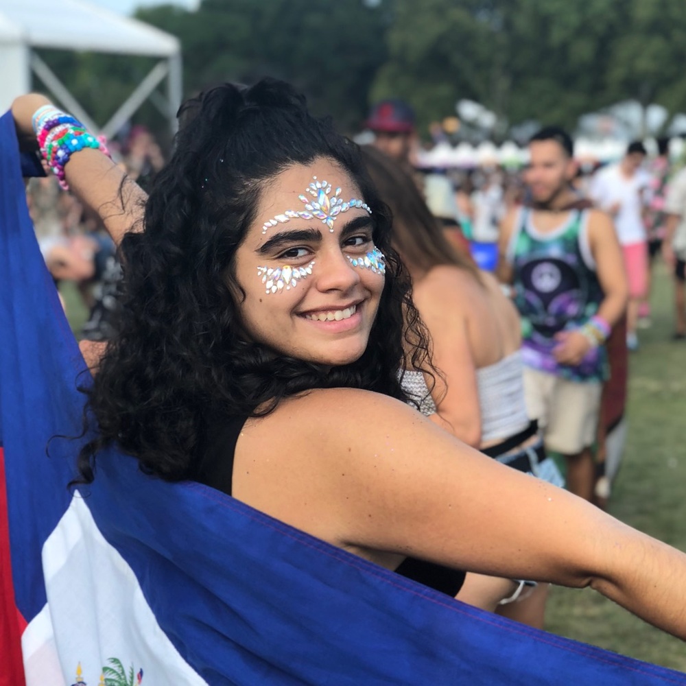 Meet your Posh Ambassador, Nicoletta💋